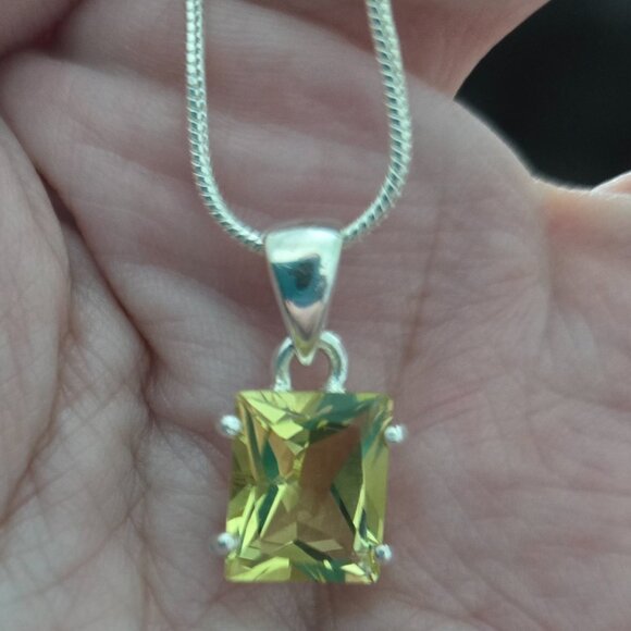 Sterling Silver Faceted Yellow Quartz Pendant - Picture 3 of 10